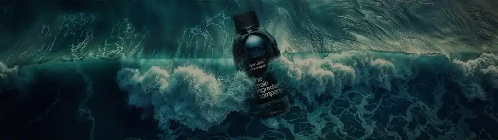 Spiruline, cyanobactérie apparue il y a 3,5 milliards d'années, l'une des premières formes de vie sur Terre
