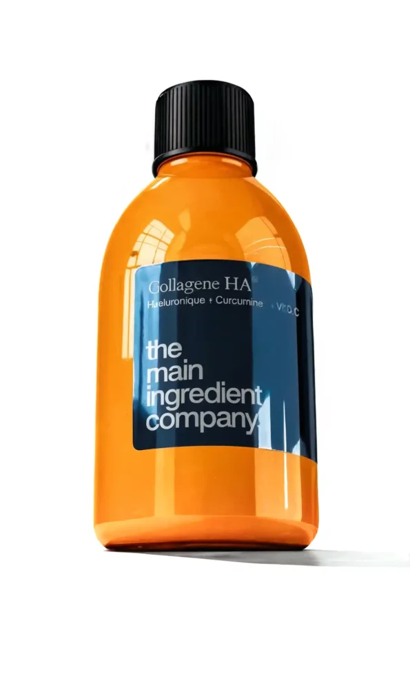 Collagène à boire Collagène HA Oméga en contre-plongée, formule liquide collagène + acide hyaluronique + curcumine